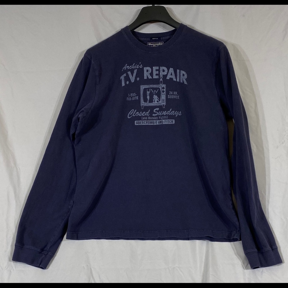 Abercrombie & Fitch muscle long sleeve shirt